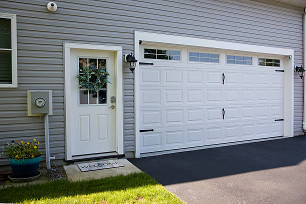 24/7 Emergency Garage Door Panel Replacement experts in Pocola, OK